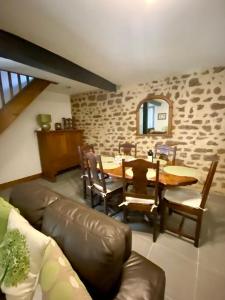 Maisons de vacances Home from home in Chaillac 36310 : photos des chambres