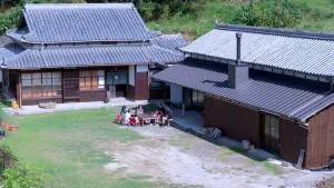 猫と図書館のある宿 草地家 Kusachike - Minamiawaji