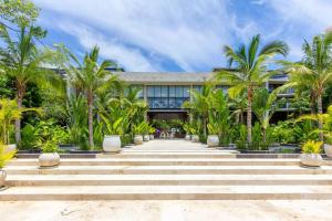 AWA Premier Resort-Style Two-Bedroom Escape