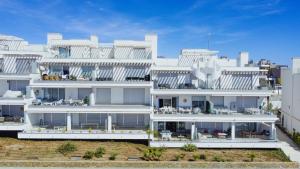 Oceana Views - 2 Bedroom Apartment