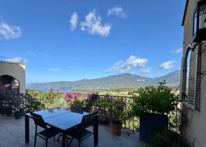 Villa KALLISTE 3 pièces avec vue mer sur les hauteurs de Propriano