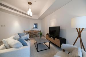 2BR API 1000 Community View Jumeirah
