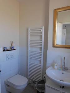 Komfortferienwohnung "Hauptdeck" in Kalifornien 90 m vom Meer mit Wallbox