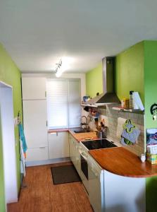 Spacious family house in Haut-Fays, 250 m² with garden