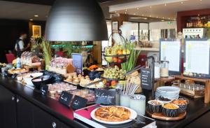 Hotels Campanile Toulouse Balma - Cite de l'Espace : photos des chambres