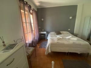 Double Room with Garden View room in La Scuderia