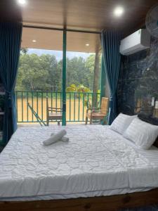 Quang Minh River View Hotel