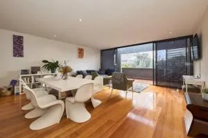 Debonair Townhouse - 150 metres to beach - Anglesea
