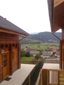 Charmantes Ferienhaus in Sankt Margarethen Im Lungau mit Kleinem Garten und Bergblick