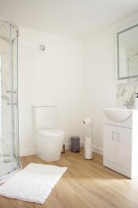 Bespoke 1 Bedroom Barn by Stansted Airport & Holiday Parking