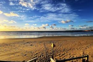 Debonair Townhouse - 150 metres to beach