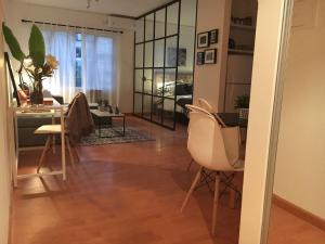 Beautiful Bright Cozy Apartment - Great Location