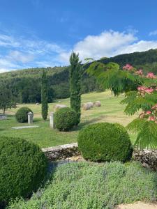 B&B / Chambres d'hotes Clos de Mont July, architecture XVIIIe au coeur de la nature : photos des chambres
