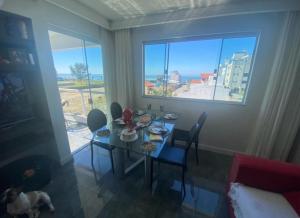 Apto Praia Brava quadra mar