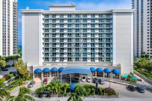 Top floor oceanfront Miami Direct Access to the beach