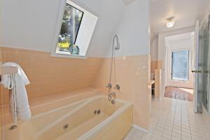 Cabin Allswell - Beaver Lake A-Frame - Sleeps 8