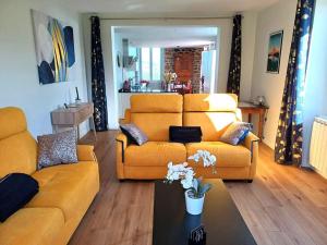 Maison avec piscine, boulodrome dans les Pyrénées