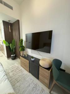Chic and Cozy Studio