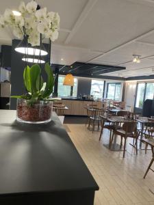 Hotels Campanile NATURE - Paris Ouest Gennevilliers Port : photos des chambres