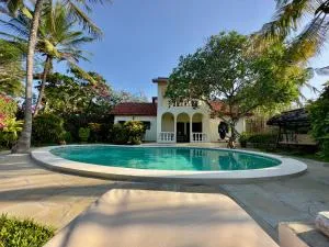 Banana House Villas - Mida