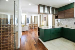 Green Essence Duplex in Faro by Mishas Place