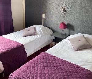 Hotels Logis Hotel Saint Cyr : photos des chambres