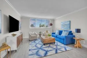 Blue Oasis 2BR Condo by the Beach - 布卡拉顿