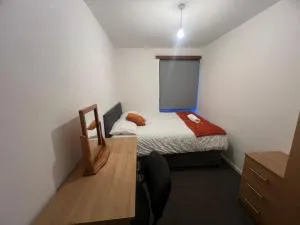 The Coral Guest House 1 Mile from Winchester Market - 新奥尔斯福德