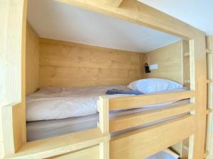 Appartements La Bergerie 10-12 personnes au pied des pistes a Montalbert : photos des chambres