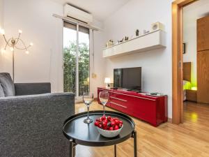 Apartment Sants-Montjuïc- Avenida Madrid by Interhome