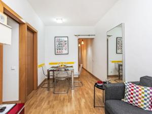 Apartment Sants-Montjuïc- Avenida Madrid by Interhome