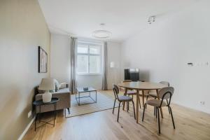 Blueground Prague 3 shopping close to offices PRG-20