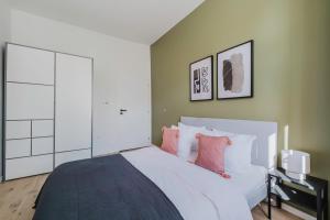 Blueground Prague 3 shopping close to offices PRG-20