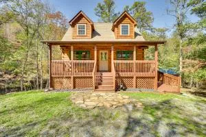 Wardensville Cabin with Hot Tub, Creek and Fire Pit! - Capon Bridge
