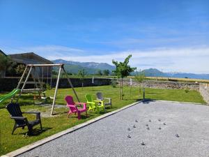Maisons de vacances Maison avec piscine, boulodrome dans les Pyrenees : photos des chambres