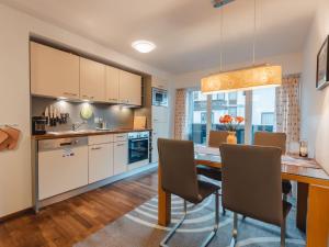 Apartment Tom & Jeri by Interhome