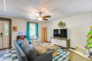 Killen Vacation Rental Walk to Wilson Lake! - Killen