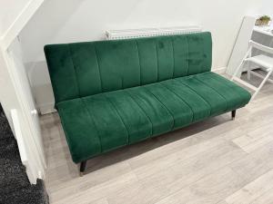 Tiny Home Parking & Airport & M1 & Contractor