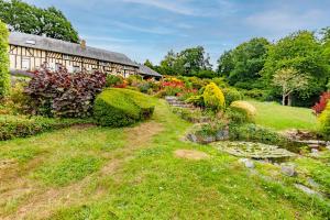 Chalets Fleurs De Mai Cottage Heated Pool Playgrounds View : photos des chambres
