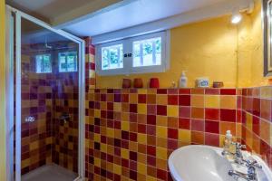 Chalets Fleurs De Mai Cottage Heated Pool Playgrounds View : photos des chambres