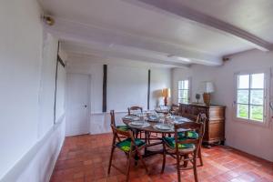 Chalets Fleurs De Mai Cottage Heated Pool Playgrounds View : photos des chambres