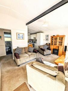 2-Bed Bungalow Retreat, Welcombe