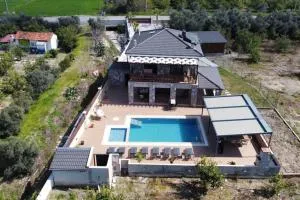 Göle, plaja, merkeze yakın villa - Karadonlar