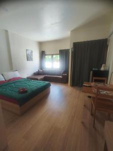 Bonanza Patong Beach1 100m to Beach Sun Room