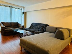 5th Floor Cozy 1-Bedroom Condo with Parking
