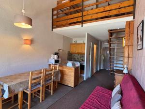 Charmant Duplex à Autrans, 6 pers, 45m², Proche Pistes et Commerces, Balcon Sud - FR-1-737-58