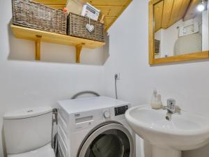 Appartement cosy à 400m du centre, proche pistes, balcon, parking, 6 pers, linge inclus - FR-1-684-13