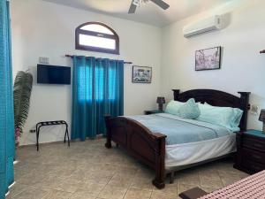 Ocean Breeze Villa Carismar