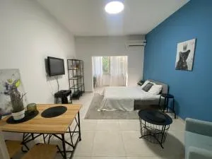 Emily In Haifa - HaKarmel