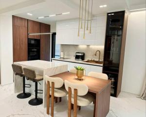 EcoStay Celebrity 2 BDR luxurious apartment by the sea#